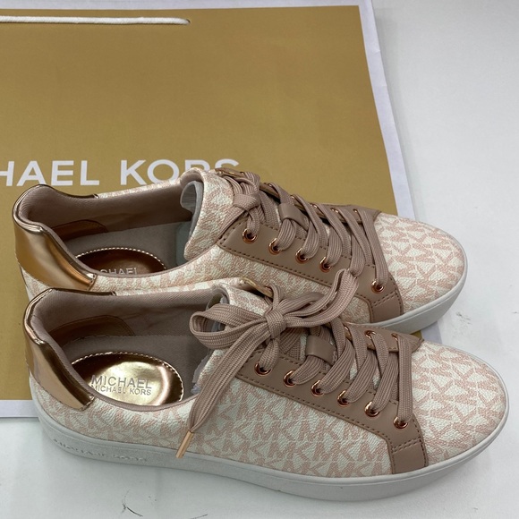 NEW MICHAEL KORS SOFT PINK POPPY SNEAKERS! - Picture 4 of 5